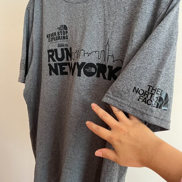 Northface NYC runs tshirt size Medium MENS NWT - Picture 4 of 5